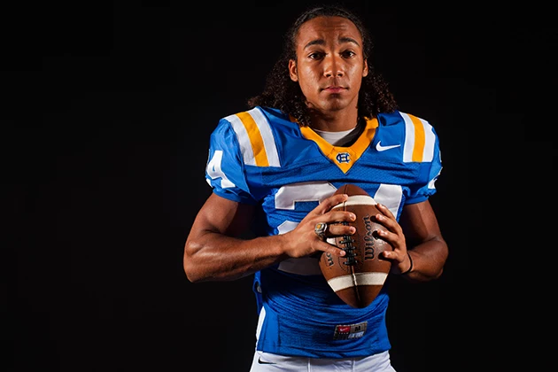 ChapelHill_Football_JosephClark_03_web.jpg