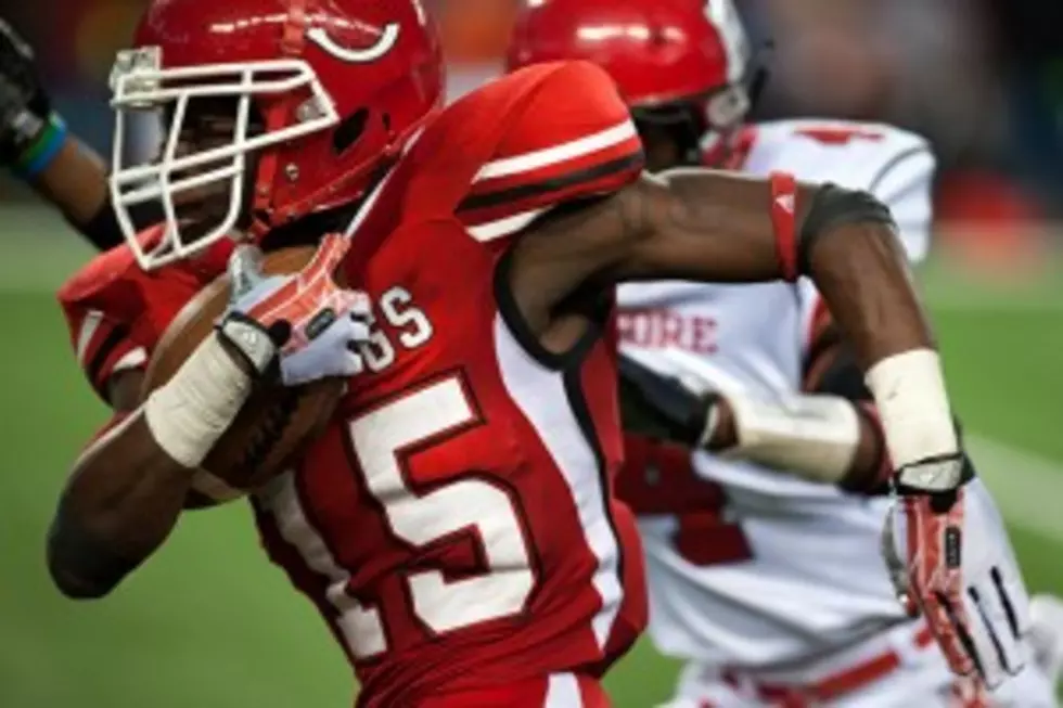 Carthage running back Tevin Pipkin breaks free during his team's 34-23 win over Kilgore in the Class 3A Division I state championship game Friday at AT&T Stadium in Arlington. (Christopher Vinn, ETSN.fm)
